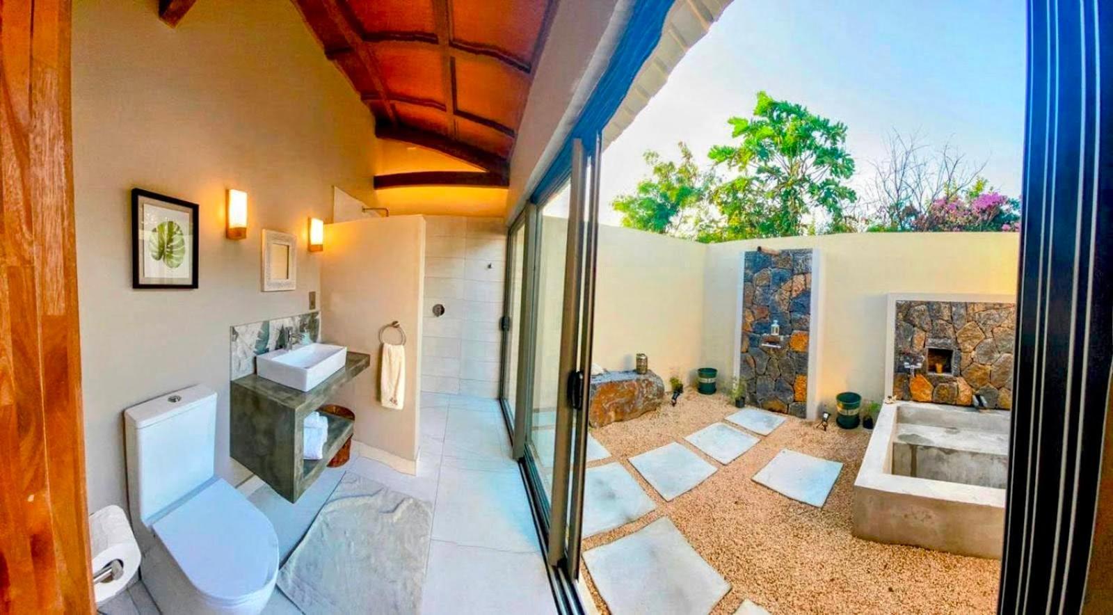 Lakaz Kannell - Vanilla Lodge, Secluded Outside Bath & Shower Infinity Pool Cap Malheureux Esterno foto